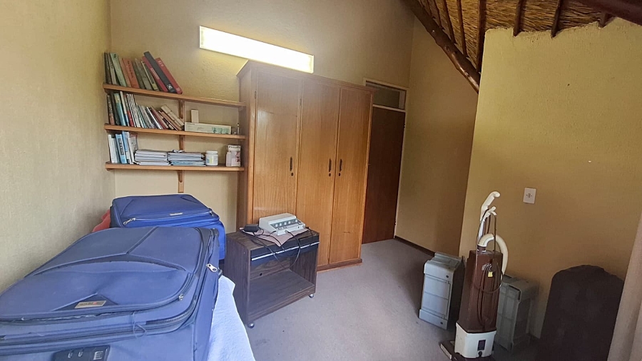 6 Bedroom Property for Sale in Mooivallei Park North West